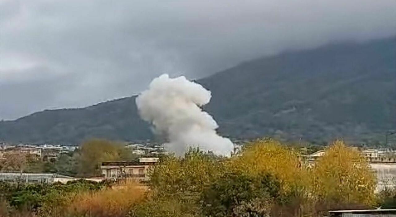 Esplosione a Ercolano in una fabbrica, il racconto a Il Mattino: «Boato fortissimo, danneggiata la nostra casa»