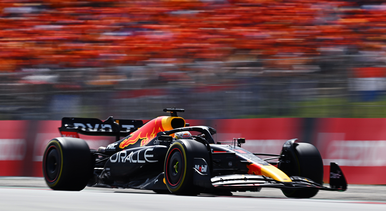 GP Spagna: doppietta Red Bull con Verstappen vincitore e nuovo leader del mondiale di Formula 1. Ritirato Leclerc, Sainz è soltanto quarto