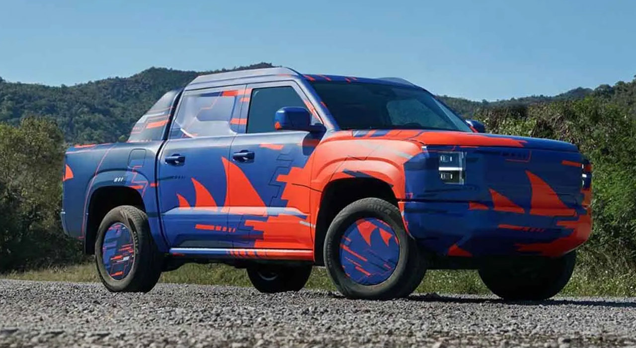 Byd ha mostrato le immagini del pick-up rivestito in mimetica arancione e blu