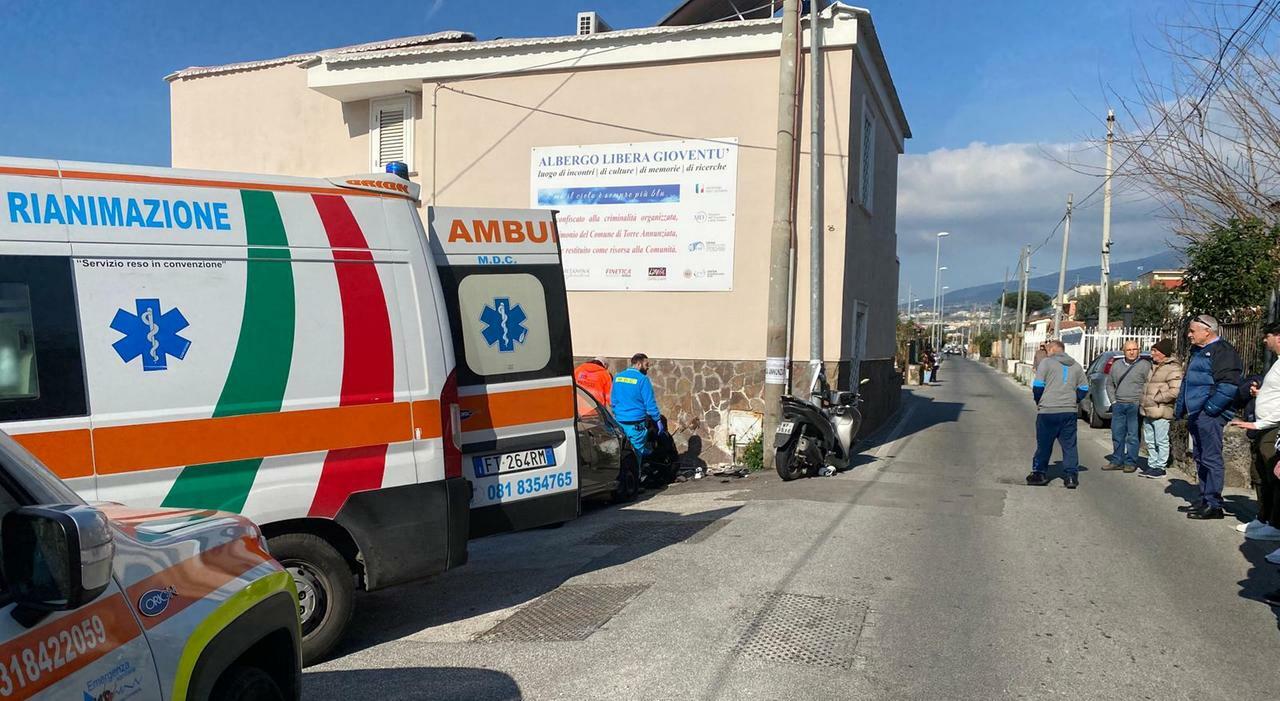 Incidente a Torre Annunziata, si schianta con la moto contro un muro: Luigi muore a 22 anni