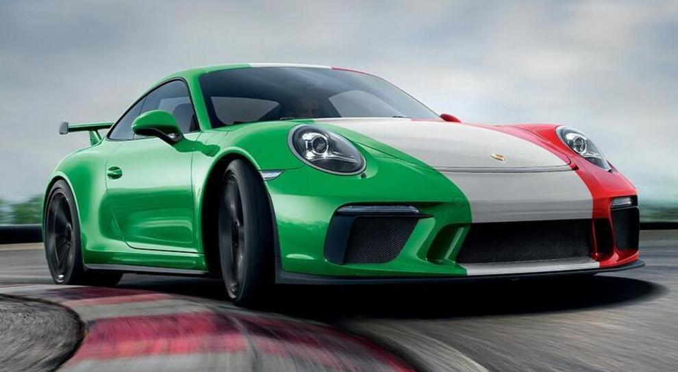 Il teaser della campagna di Porsche Italia, uniti per ripartire