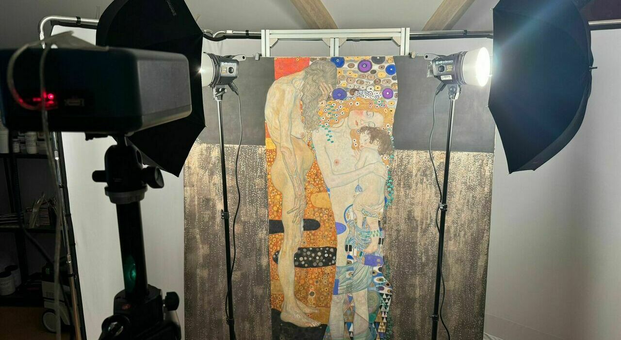 Klimt, spunta l'oro segreto: nell'opera "Le tre età" trovati metalli preziosi. «E' un quadro gioiello»