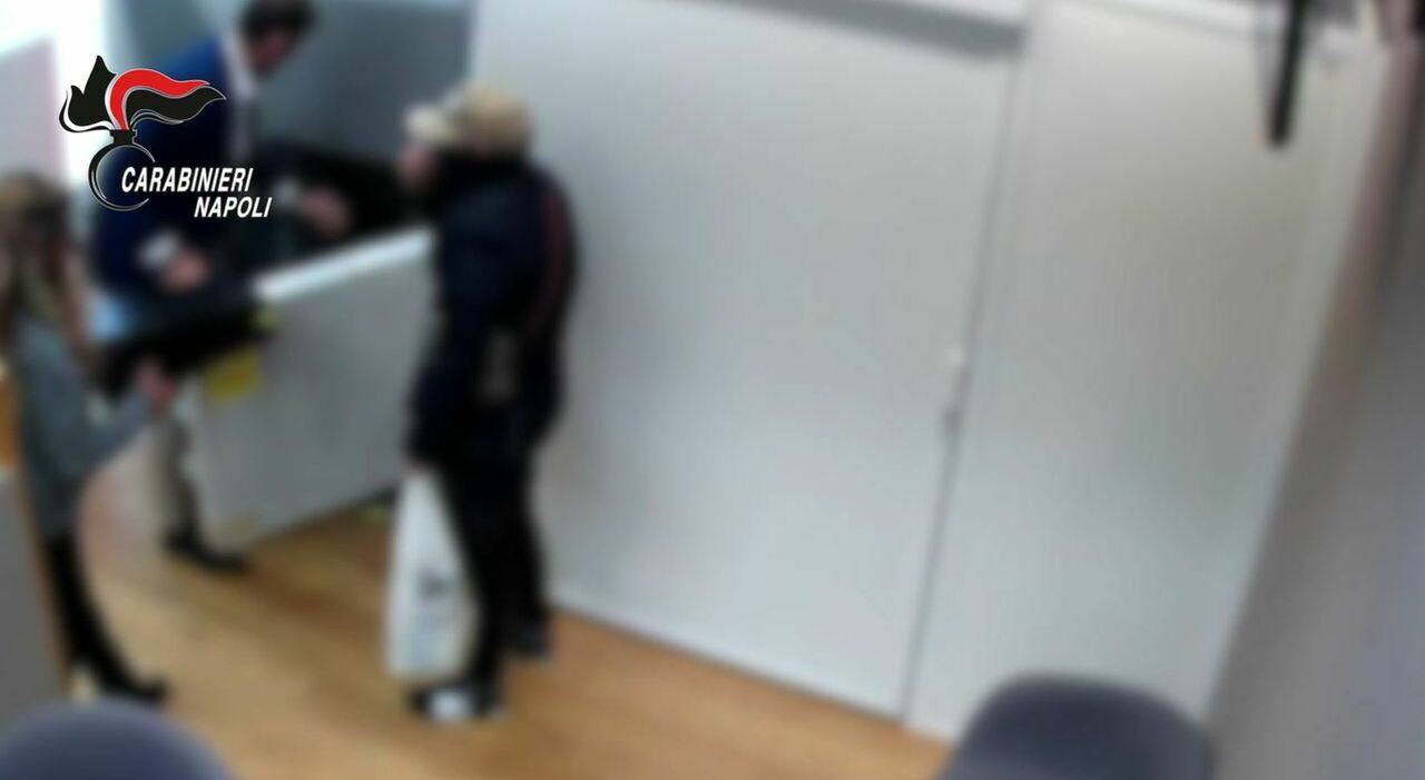 Bank Heist in Chiaiano: Couple Arrested After Armed Robbery