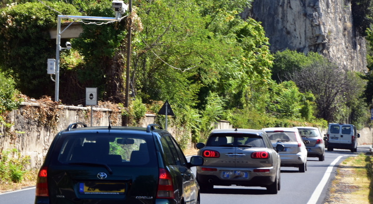 Nuovi Tutor in autostrada, cosa cambia: dai sorpassi al controllo della velocità media, ecco tutte le modifiche