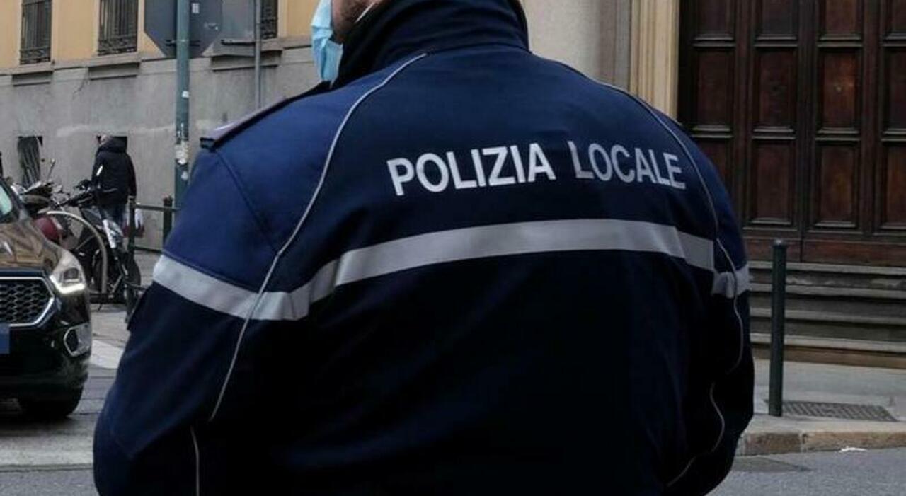 Naples Local Police's Crackdown on Illegal Street Vendors and ...