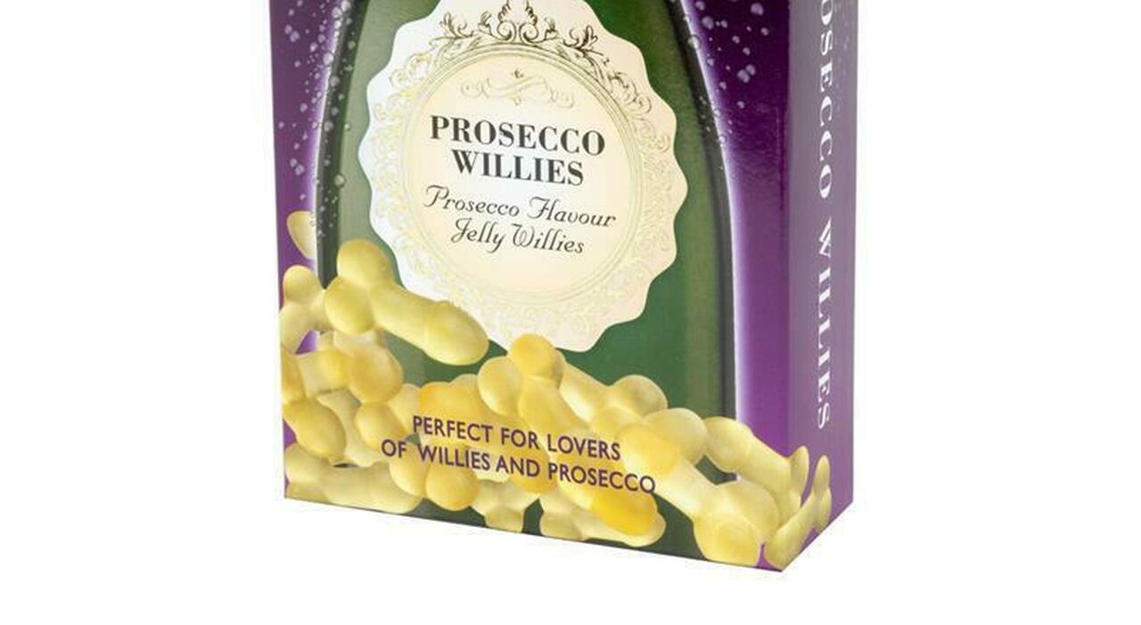 Treviso. Caramelle gommose falliche con l'etichetta Prosecco