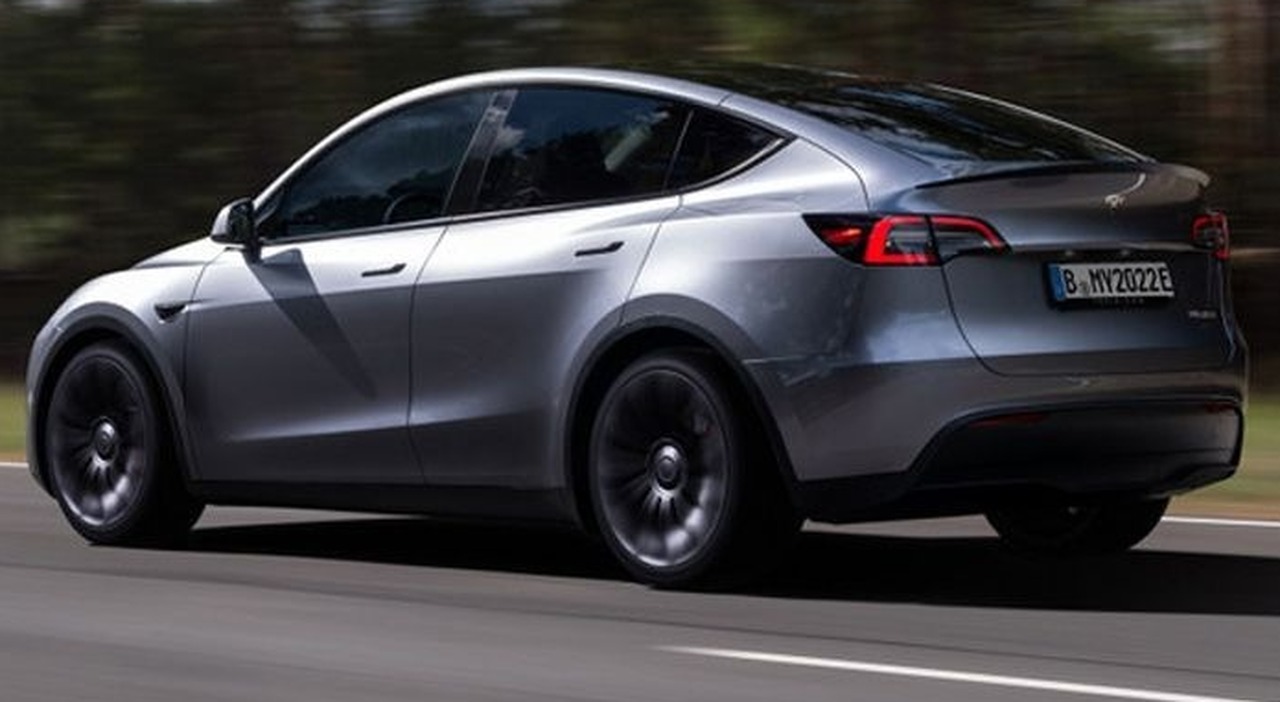 La Tesla Model Y, modello in testa alle vendite in Europa sia a marzo che nel primo trimestre 2023
