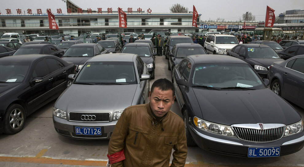 Una rivendita di auto usate in Cina
