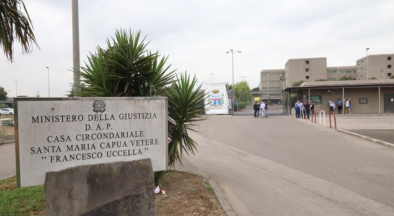 Six prison guards reinstated after the incident in Santa Maria Capua Vetere