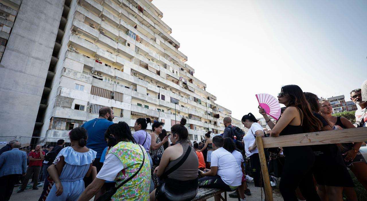 Napoli, ordine di sgombero per le Vele di Scampia. Il sindaco: «Traslocano 54 famiglie»