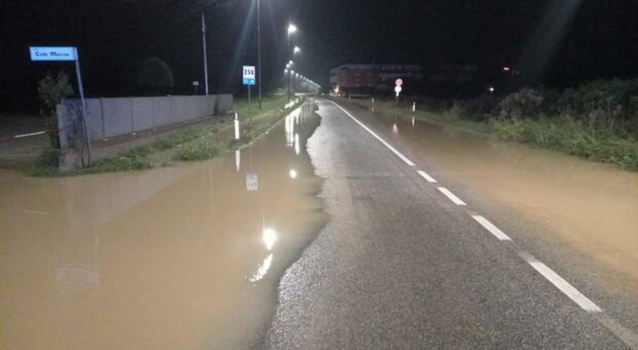 Su Fano una nuova bomba d?acqua: chiusa l?Adriatica invasa dal fango