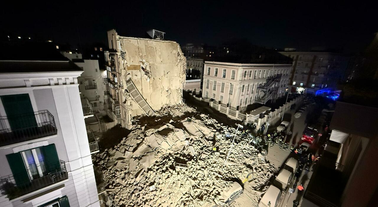 Bari, crolla una palazzina: terrore all