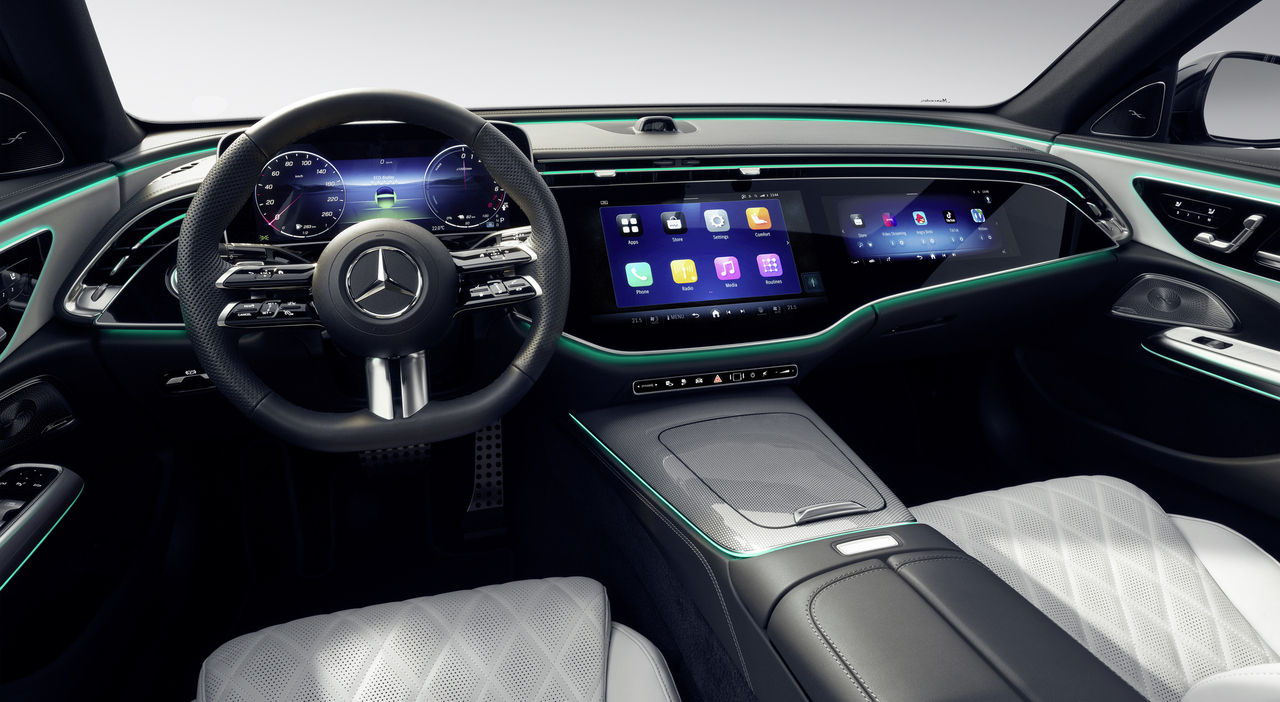 Il cockpit di un modello Mercedes