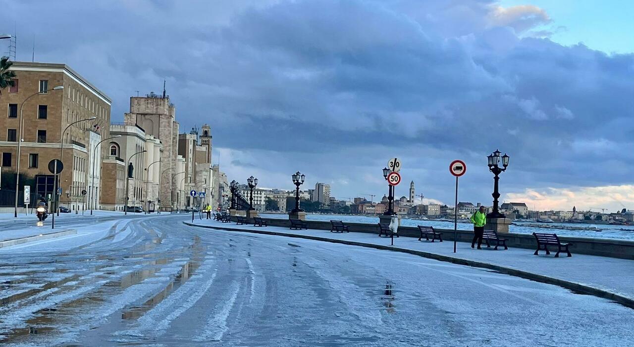 Temperature in picchiata: grandine a Bari e neve sul Gargano