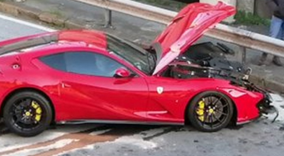 La Ferrari 812 Superfast di Federico Marchetti distrutta dopo l'incidente