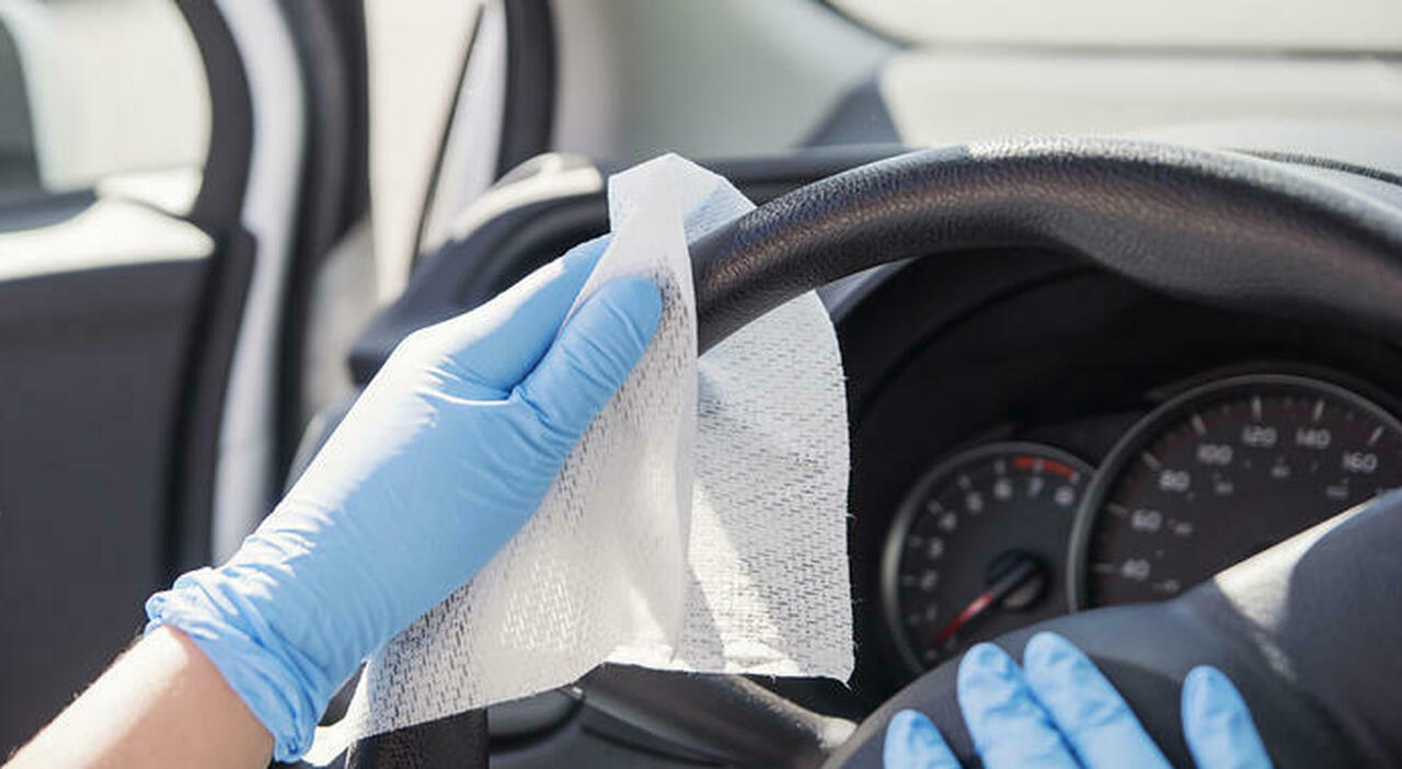 La pulizia dell'auto è diventata con la pandemia un'operazione fondamentale per ogni automobilista