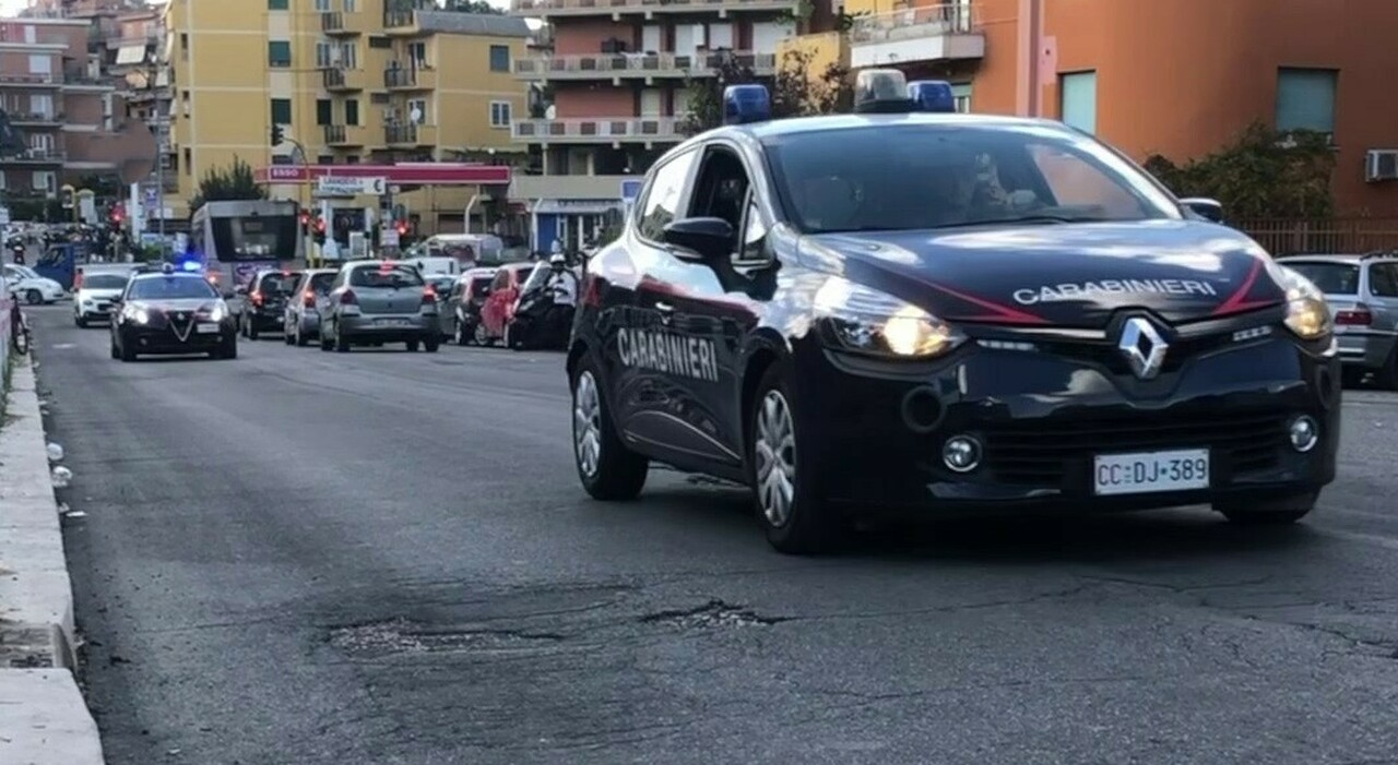 Carabinieri Crack Down on Crime in Neapolitan Districts: Arrests and Seizures in Ponticelli and Barra