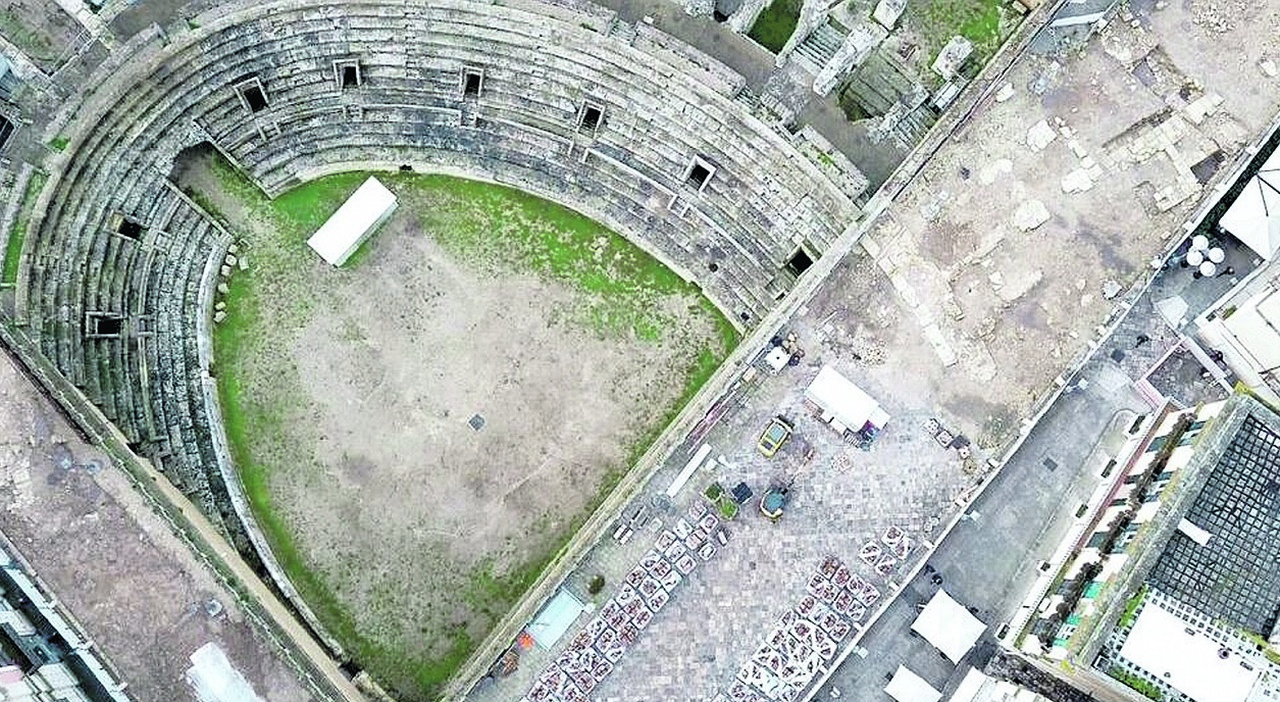 Lecce, anfiteatro romano: nuovi ritrovamenti in piazza