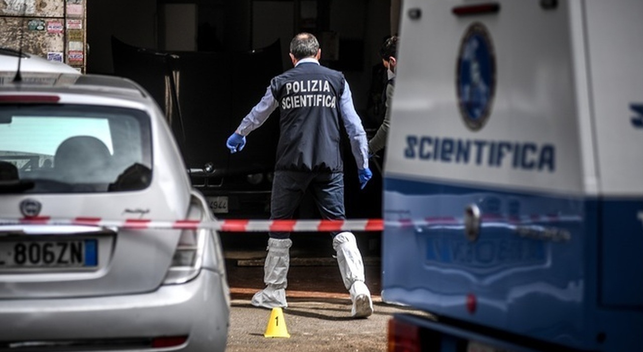 Schießerei in Rom: Mann vor Autowerkstatt angeschossen
