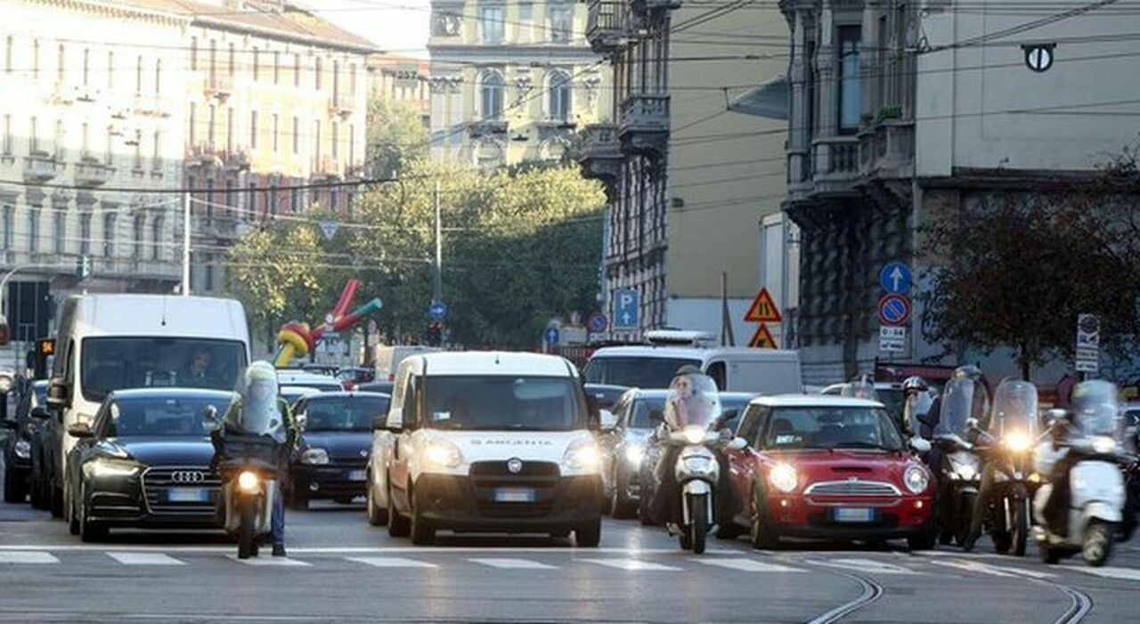 Bimba di 3 anni travolta da un suv mentre è nel passeggino, l'autista ...
