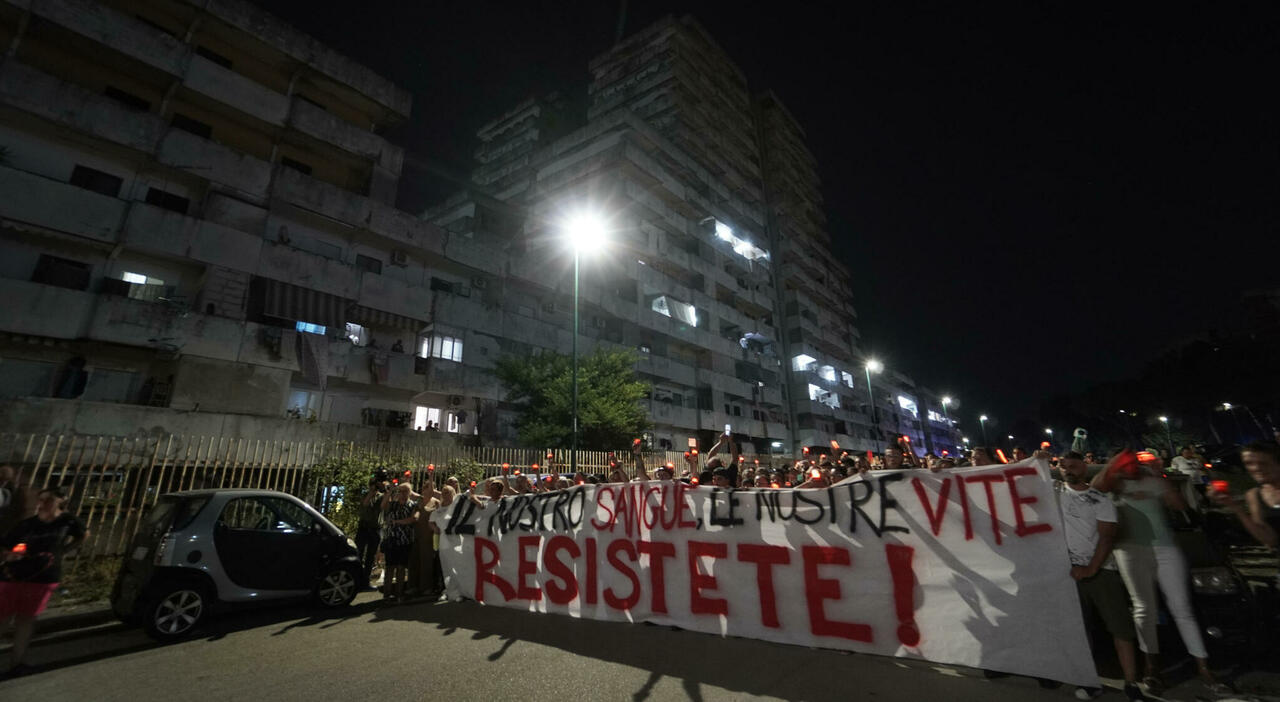 Scampia, Crollo Vela Celeste: Sussidi Agli Sfollati Per Liberare L ...