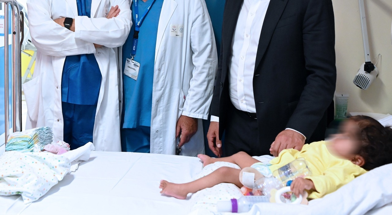 Genova, bambina palestinese di 13 mesi operata: i medici del Gaslini le hanno ricostruito il cuore