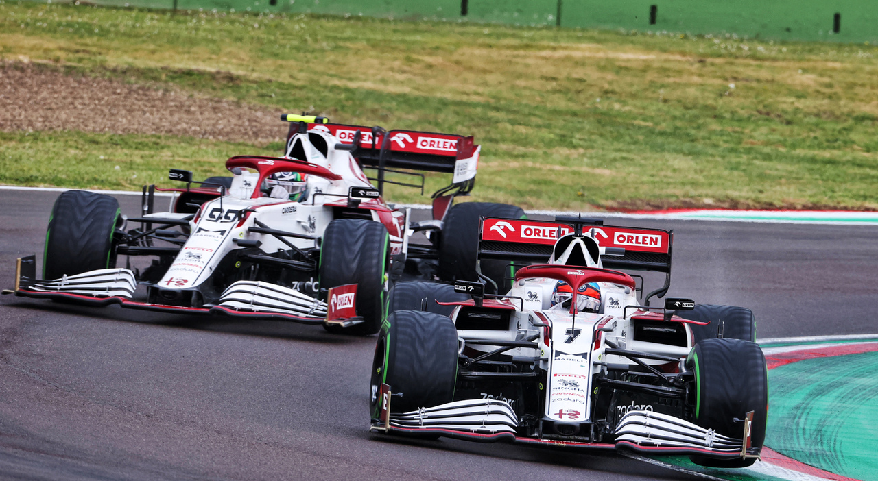 Nella foto, Raikkonen e Giovinazzi