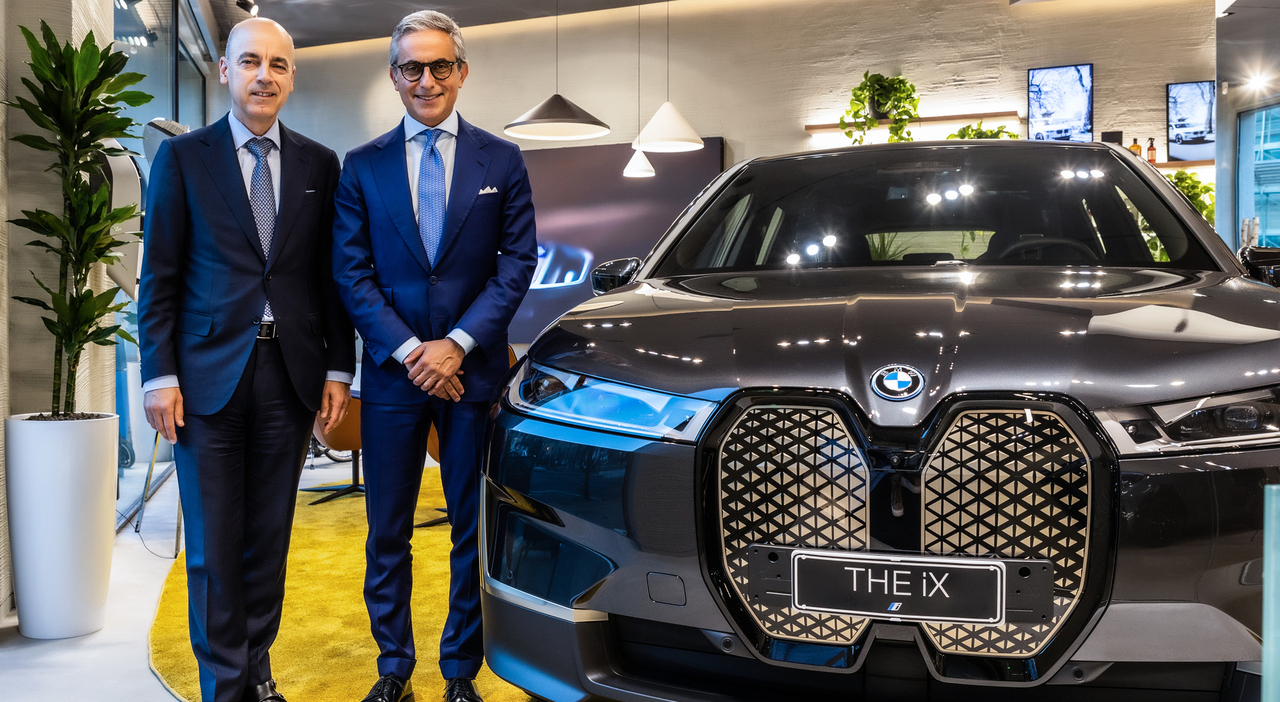 Da sinistra Nicolas Peter è membro del consiglio di amministrazione di BMW Group e Massimiliano Di Silvestre, Presidente e Amministratore Delegato di BMW Italia all'inaugurazione dell'Urban Store di Via Barberini a Roma