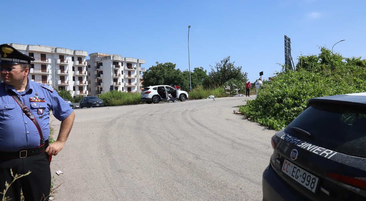 Duplice omicidio a Orta di Atella per motivi di viabilità: killer ha sparato davanti ai carabinieri