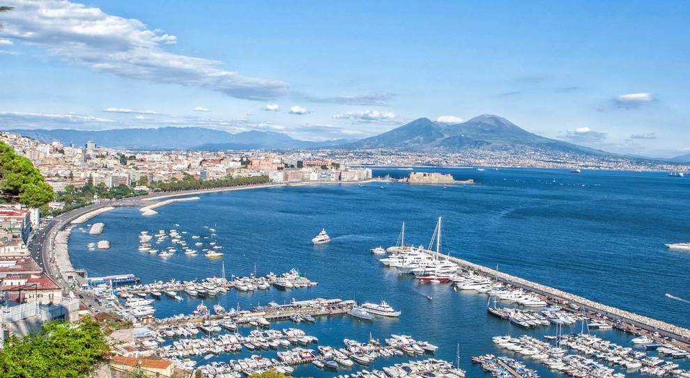 Il porto di Napoli