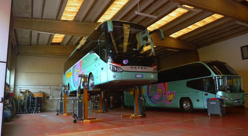 Autobus in manutenzione