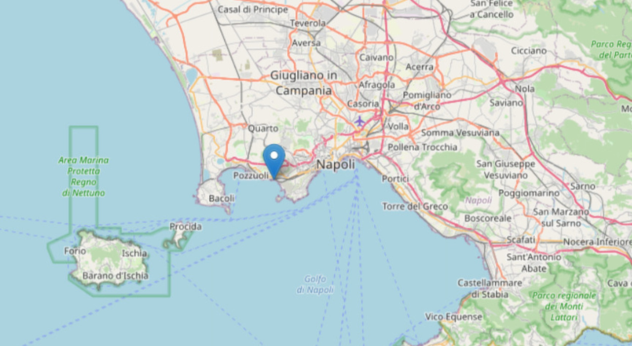 Terremoto Napoli oggi di 4.2. Sciame sismico ai Campi Flegrei. «Sta succedendo tutti i giorni, abbiamo paura»