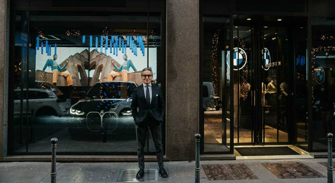 Il Presidente e CEO di BMW Italia, Massimiliano Di Silvestre davanti alla House Of Bmw di via Monte Napoleone