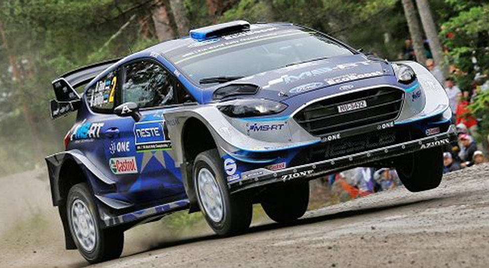 Ott Tänak con la sua Ford Fiesta è leader provvisorio in Finlandia