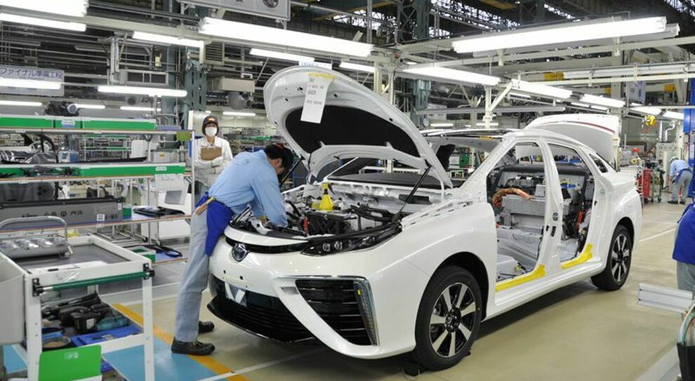 La produzione di una Toyota Mirai in Giappone