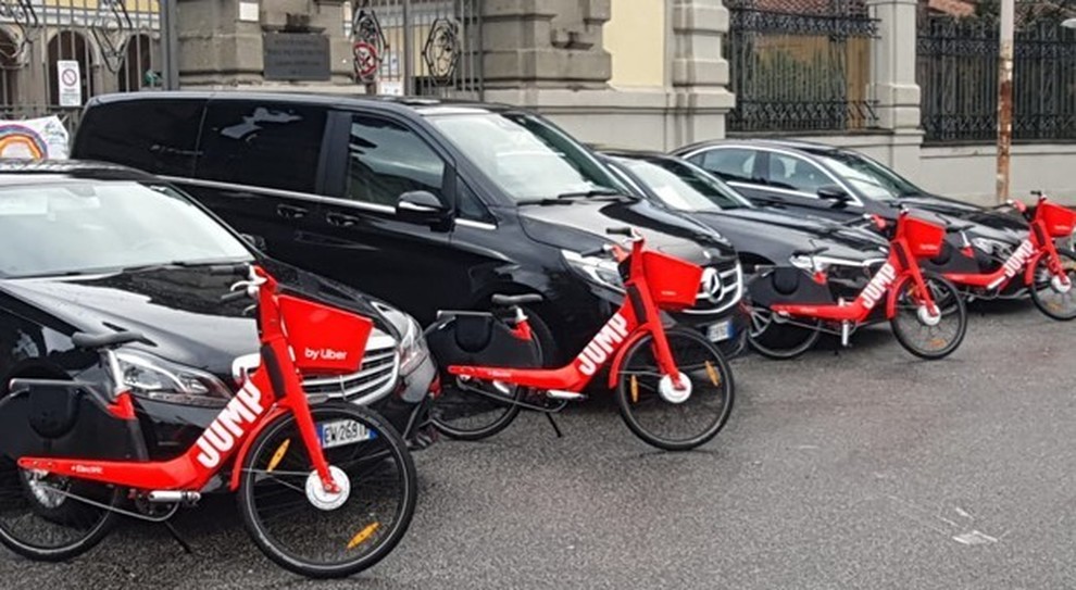 Le auto e le bici elettriche di Uber