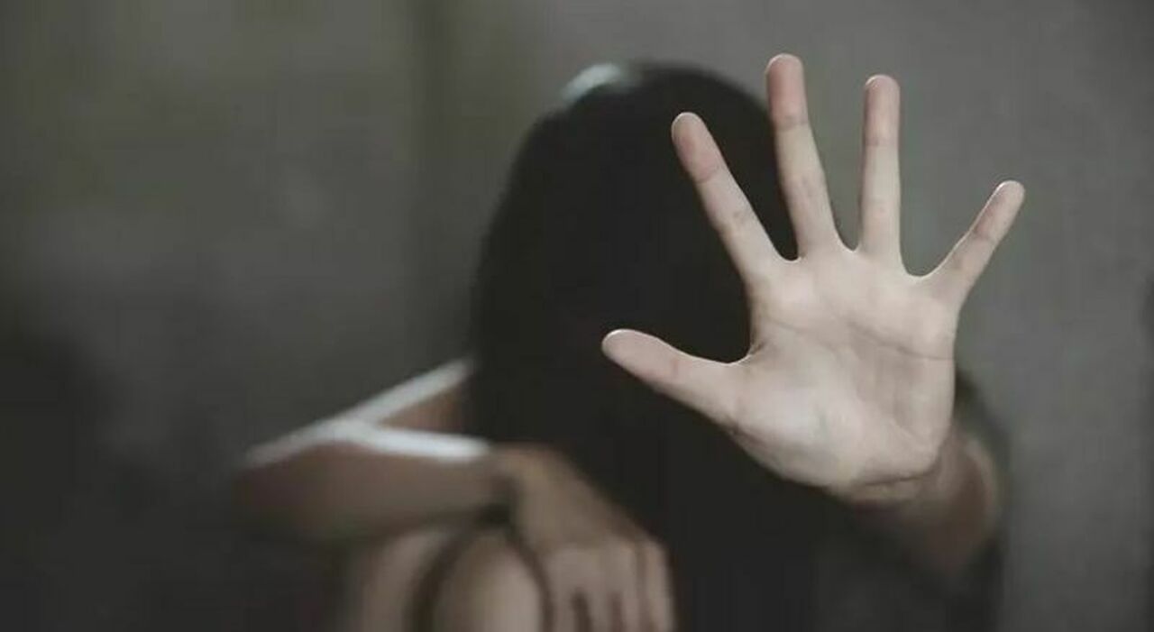 Abusi domestici a Ostia: caso di violenza su minori scoperto davanti alla console di gioco