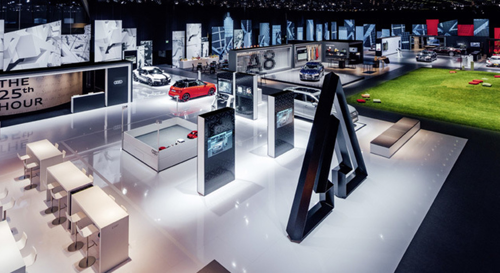 Uno dei padiglioni di Audi a Barcellona dedicati alla tecnologia dei Quattro Anelli
