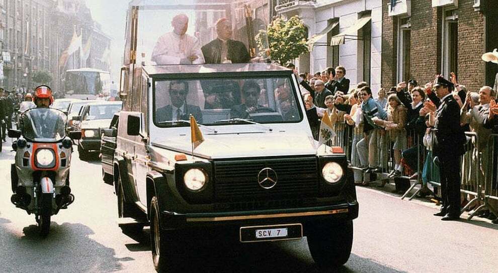 La prima Papamobile di Mercedes debuttò 40 anni fa con Giovanni Paolo II