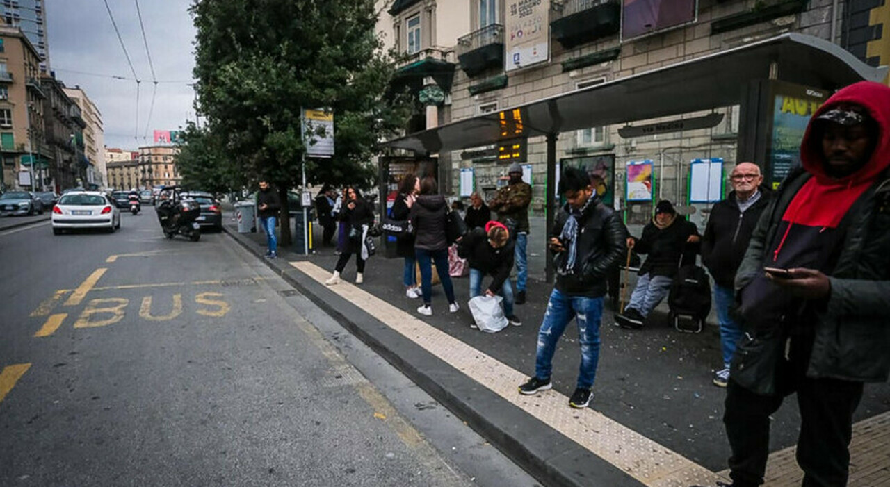 Sciopero 24 febbraio, disagi a Napoli e in Campania: metro e funicolari non si fermano