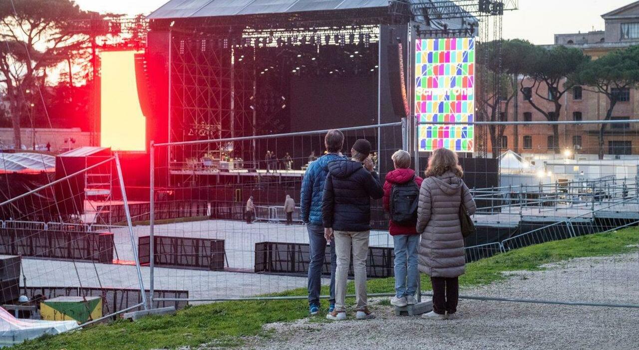 Concerto Capodanno a Roma, Mahmood rinuncia al palco per solidarietà a Tony Effe: «No alla censura»