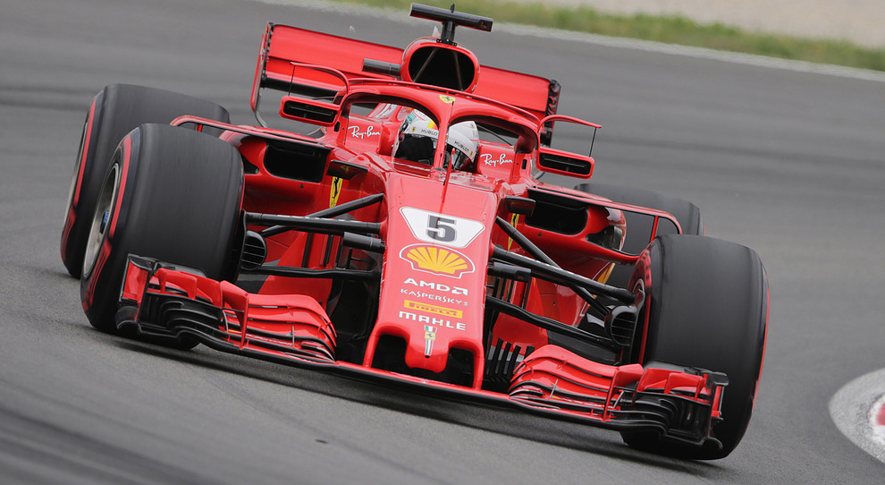GP di Spagna, due Mercedes in prima fila, Vettel con la Ferrari è terzo