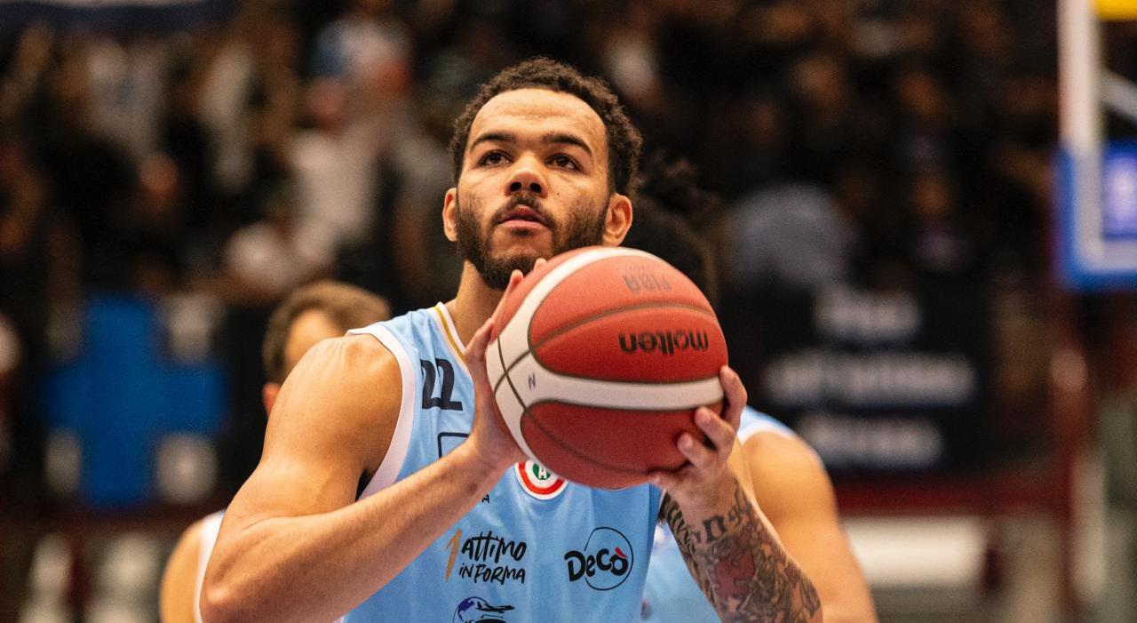 Napoli Basket, Jordan Hall escluso dalla squadra