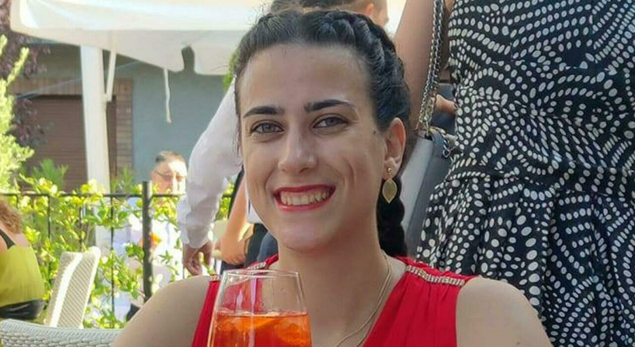 Cristina Frazzica morta in mare a Napoli, i funerali a Voghera: folla commossa per l