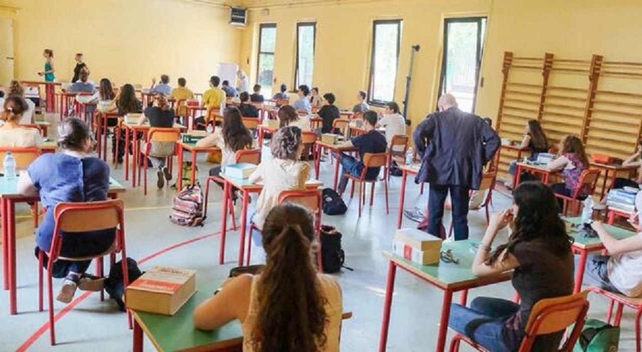 Maturità, studente accusa un malore durante la seconda giornata. Il presidente di commissione: «Prova non valida, tornerà a settembre»