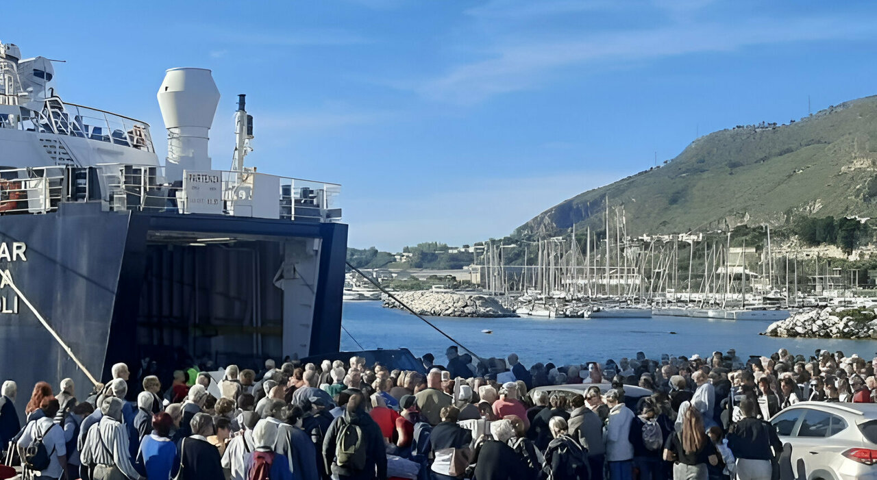 Ischia, tragedia in mare: morta anziana sul traghetto per Pozzuoli