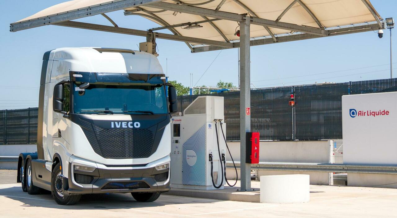 Air Liquid e Iveco, primo rifornimento europeo di idrogeno per camion