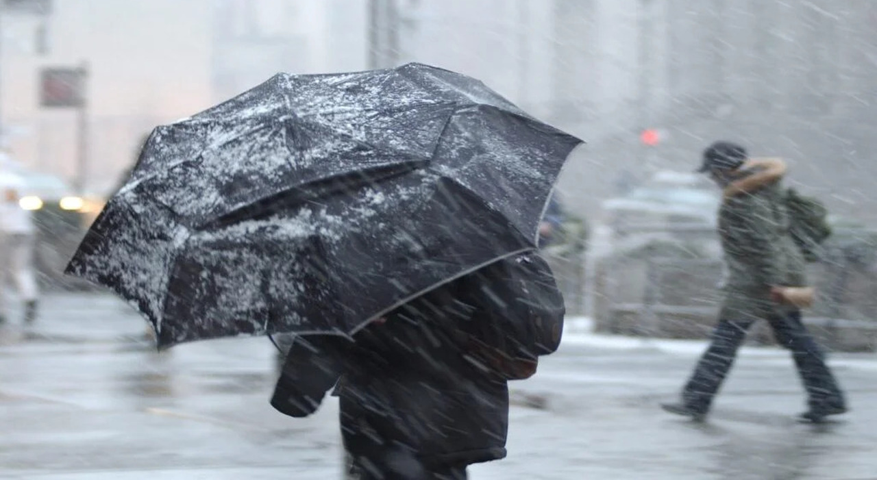 Aria polare, pioggia e grandinate sulle Marche. Neve, si abbassa la quota. Ma ci sarà un giorno di tregua