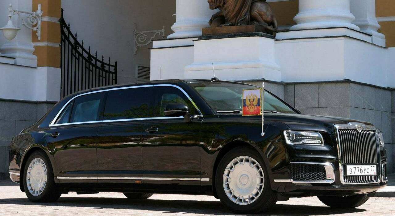 Putin gives Kim Jong Un a very luxurious limousine for his collection.  “Distinctive relations between the two leaders”