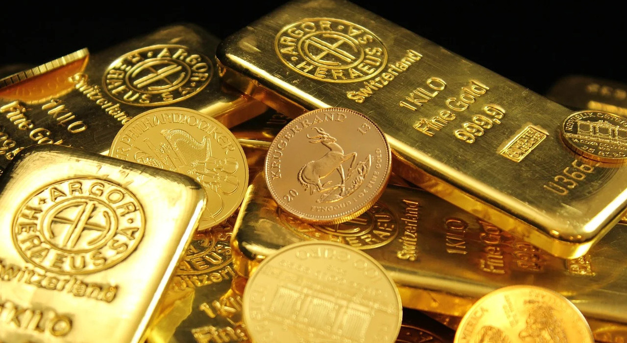 Oro, è il momento di investire? Cosa può succedere nei prossimi mesi dopo il record di oltre 3mila dollari l'o